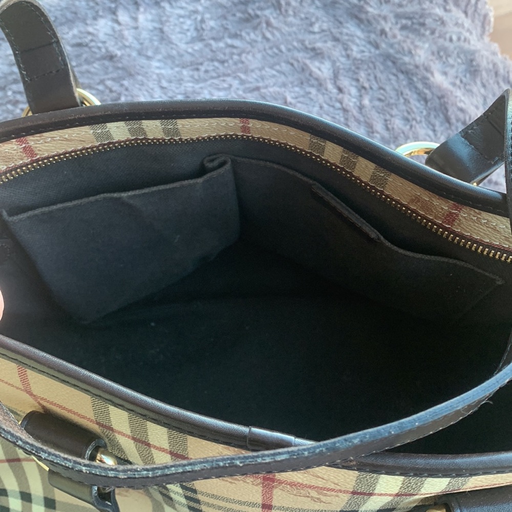 Classic Burberry Authentic Bag - Picture 14 of 15
